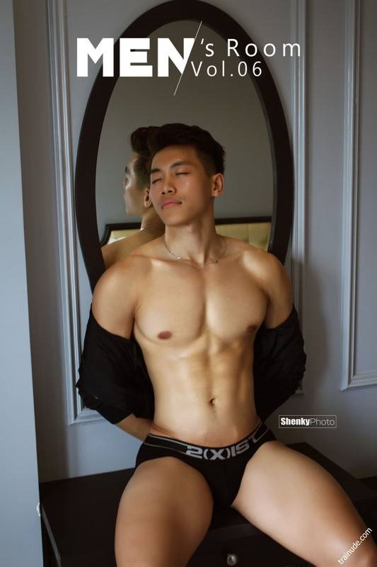 MEN’S ROOM 06