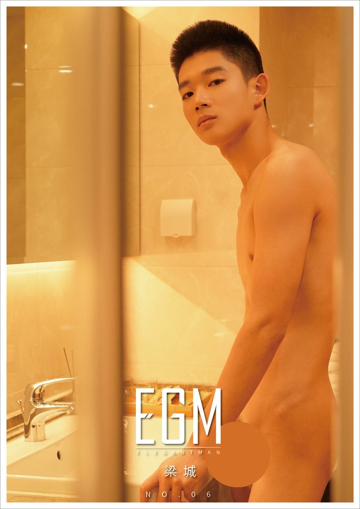 ELEGANT MAN 06